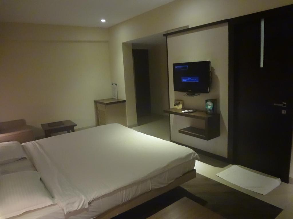 Hotel Capitol Thane Εξωτερικό φωτογραφία