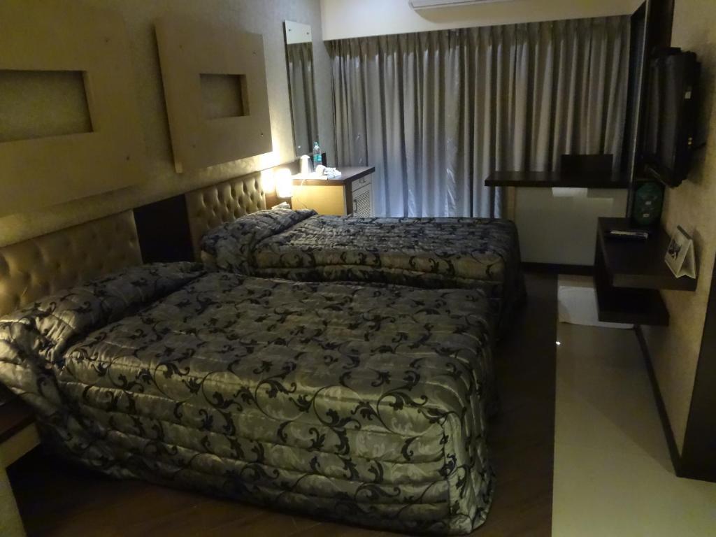 Hotel Capitol Thane Εξωτερικό φωτογραφία