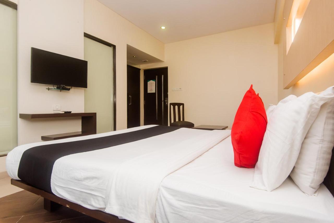 Hotel Capitol Thane Εξωτερικό φωτογραφία