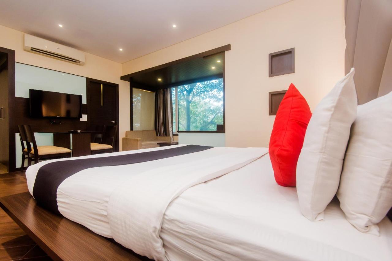 Hotel Capitol Thane Εξωτερικό φωτογραφία